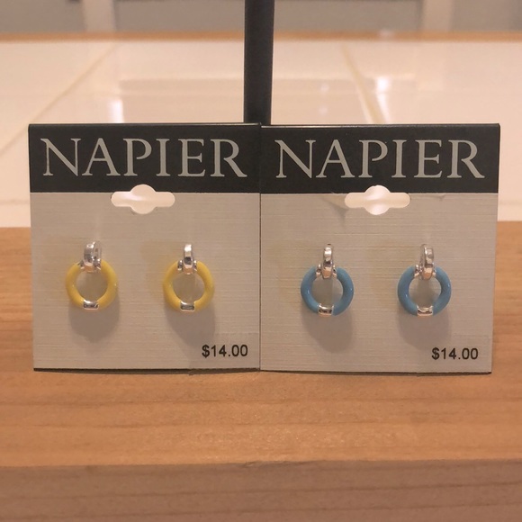 ⭐️2 PAIRS OF NAPIER EARRINGS⭐️ - Picture 1 of 2